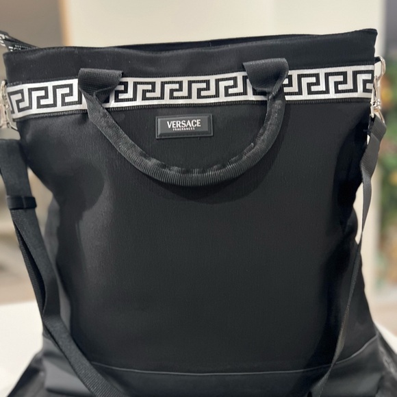 VERSACE NEW MENS BLACK PERFUME SHOULDER BAG - Picture 10 of 15